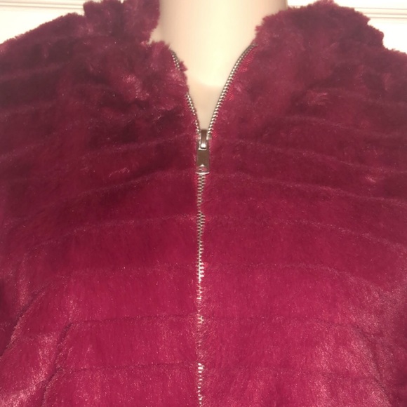 🆕LOVE TREE Faux Fur Zip Up Hood Jacket - Picture 3 of 4